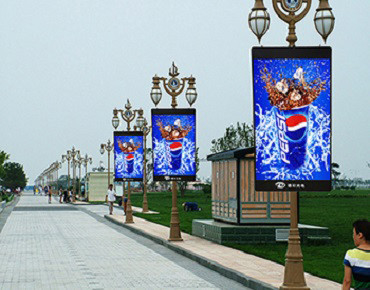 Vertical Pole LED Advertising Screen With Smart Wifi 3G And 4G